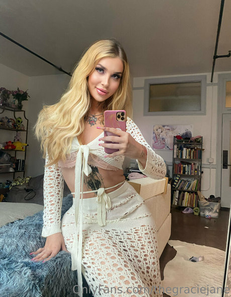 thegraciejane nude pornstar image