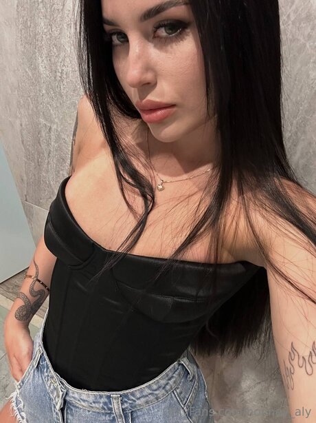 honney aly free model photos