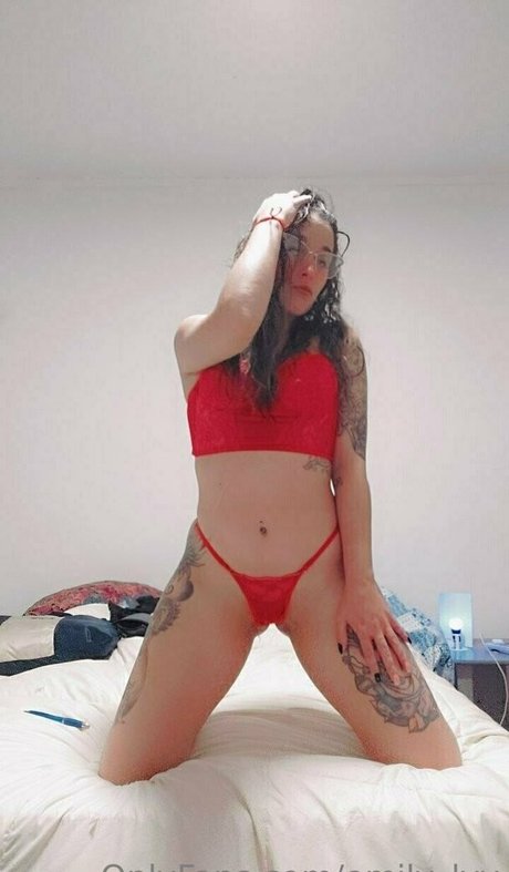 emily lyy model naked pics