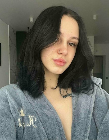 adelebee perfect pornstar picture