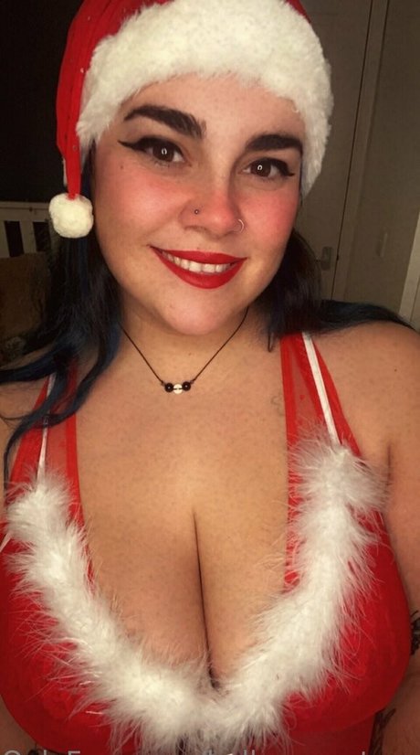 bella monstera model erotic photos