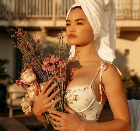 Paris Berelc exclusive actress picture