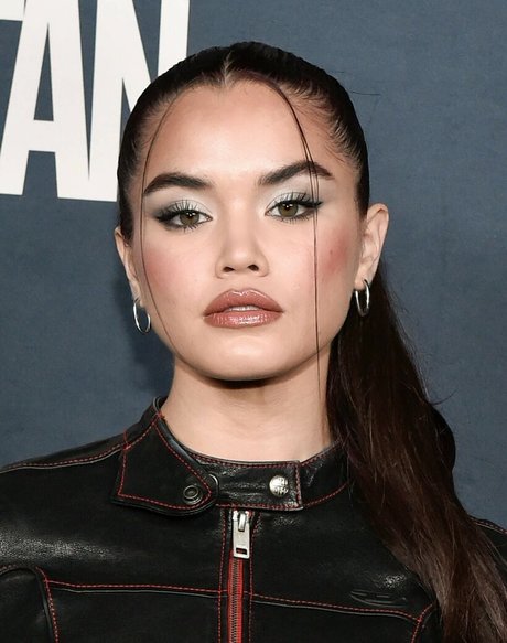 Paris Berelc pretty model galleries