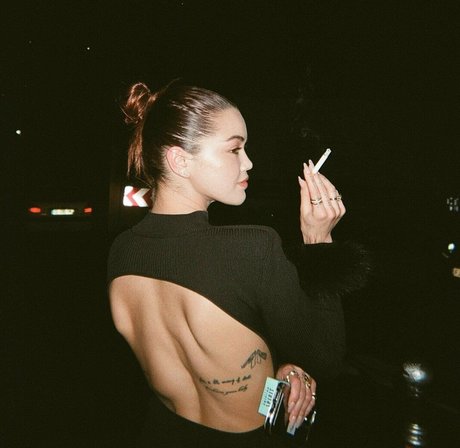 Paris Berelc naked star img