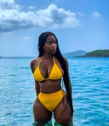 Tia Becca pornstar nude img