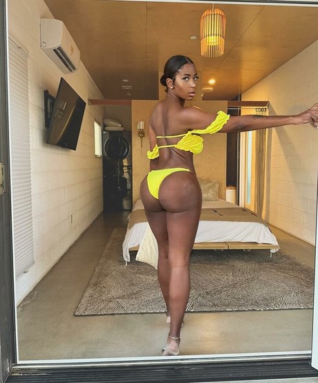 Tia Becca free pornstar pictures