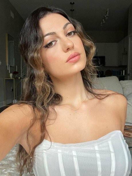 itssophiafoxxx exclusive actress pictures