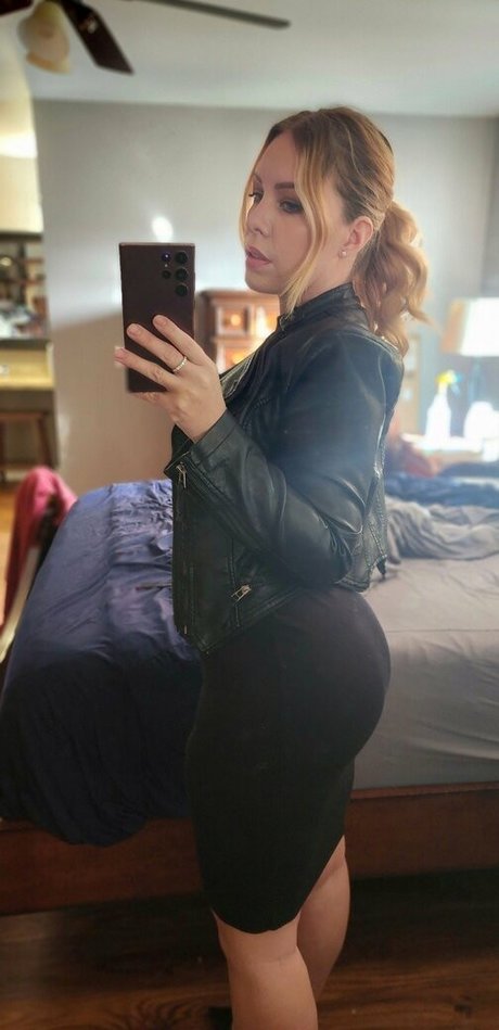 hot wife onlyfans pretty photo