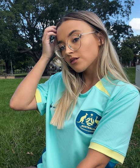 Lavender Baj hot model pic