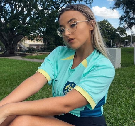 Lavender Baj high quality actress picture