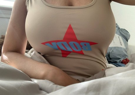 Badgalfairy nude actress pics