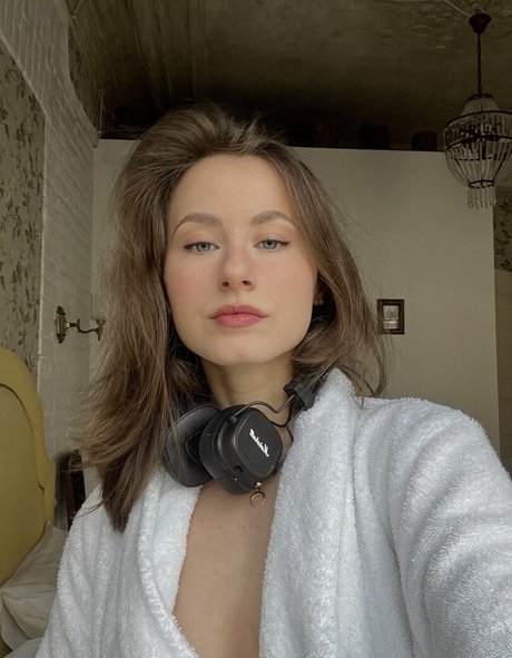 Toma Efremova model beautiful img