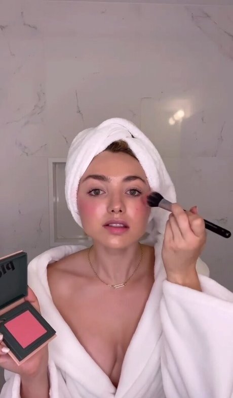 Peyton List pornstar pretty pictures