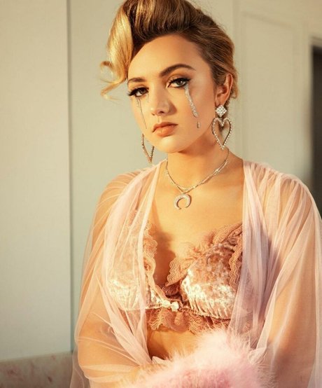 skin onlyfans art porn gallery