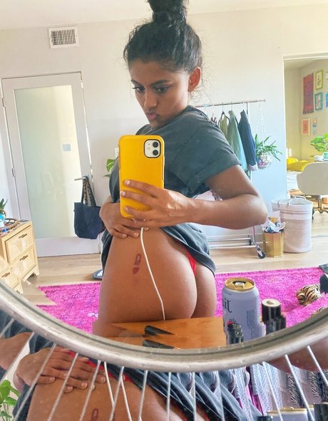 Yamini Nambimadom sex star image