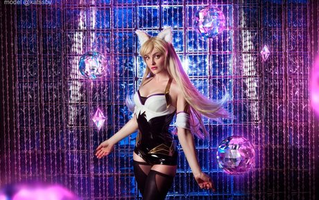 Sophie Katssby model art photos