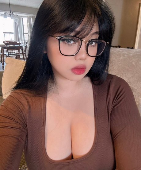 Cyb4rAnGeL star sexy pics