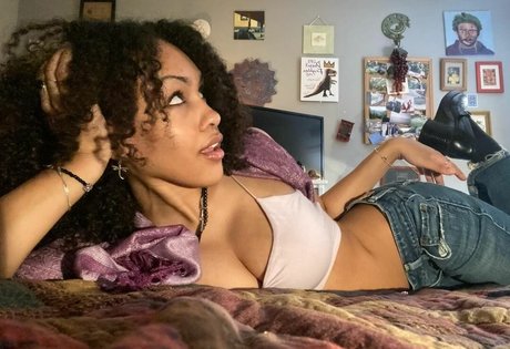 Aaliyeezy pornstar beautiful archive