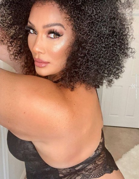 Nia Jax naked actress img