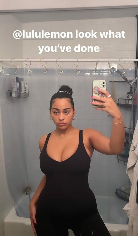 Raina Morris Profile pic