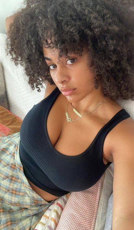 Raina Morris nude model pictures