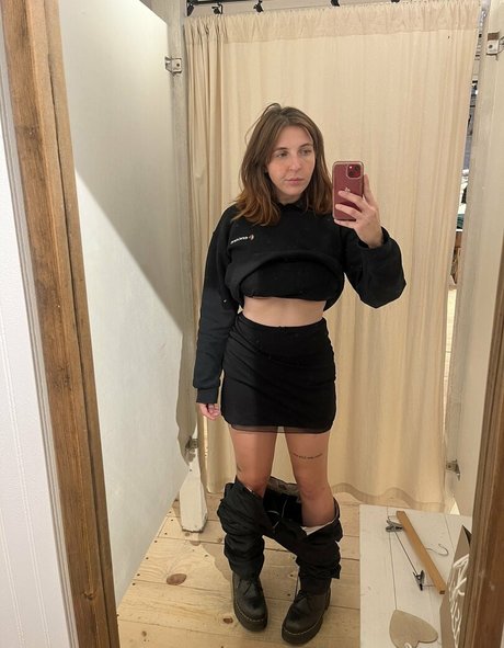 MeganBitchell hd star photo