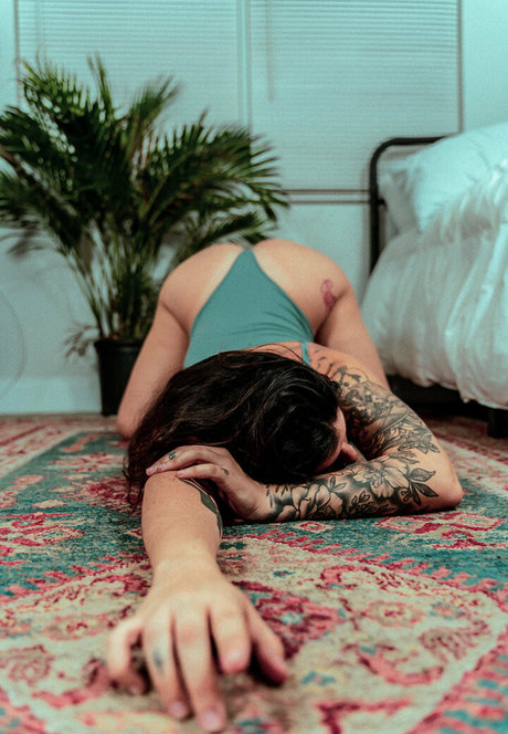 likethebugortheletter pornographic star image