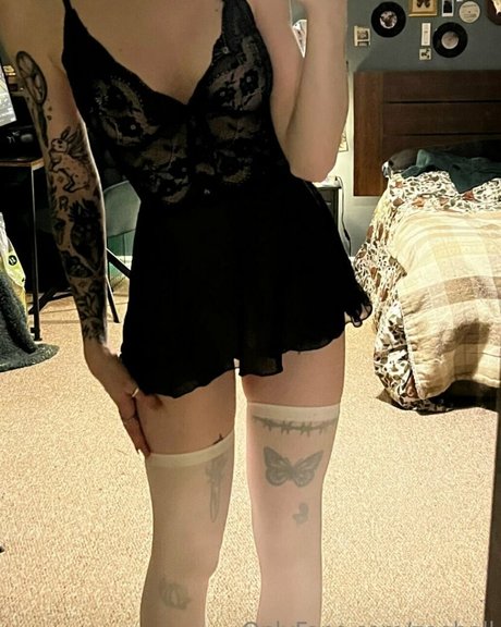 Zee Hell art star images