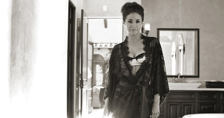 Emmanuelle Chriqui model beautiful photo