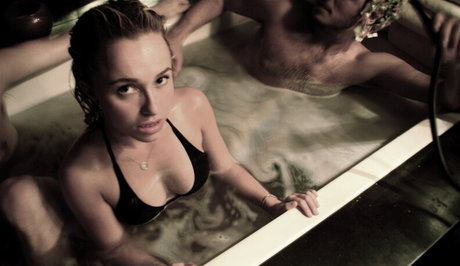 Hayden Panettiere erotic actress img