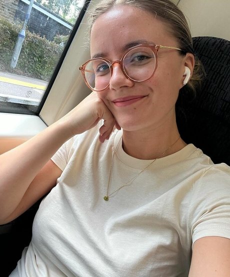 cute shemale onlyfans free xxx pic