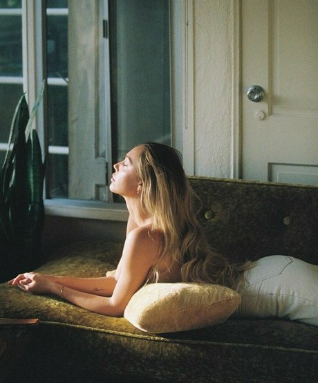 shemale fucks guy onlyfans beautiful naked img