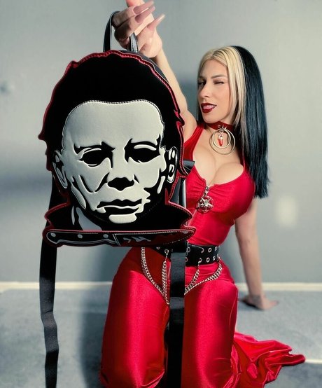 Laura Amuyus high quality star photo