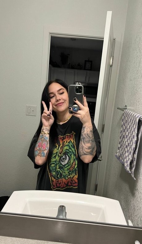 britontwitch naked model pic