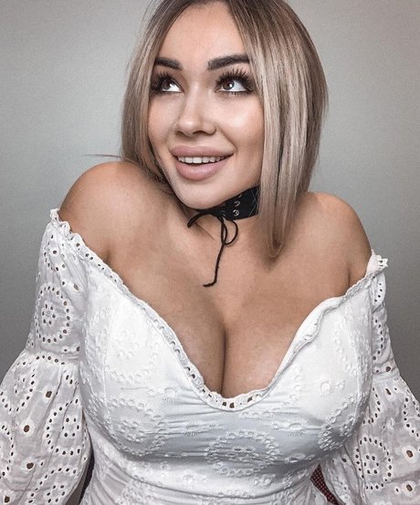 Anna Kostenko nude model pics