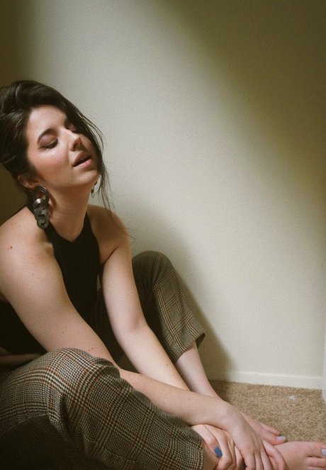 petite nude onlyfans porn image