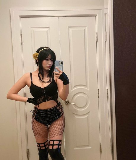 Aikuros model beautiful img