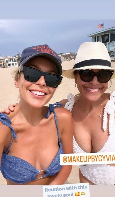 Colleen Wolfe sexy star photos