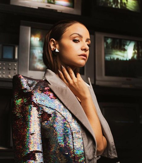 Aimee Carrero nude star pictures