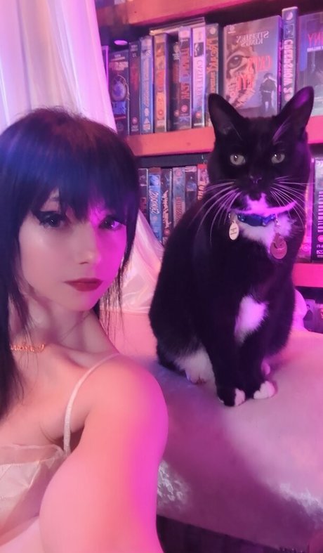 Yogscast Bouphe naked actress pics