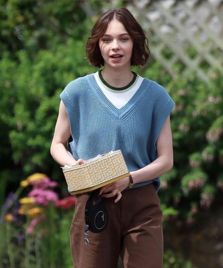 Emma Myers porn model archive