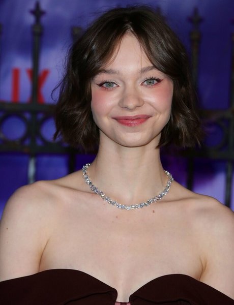 Emma Myers sexy star gallery