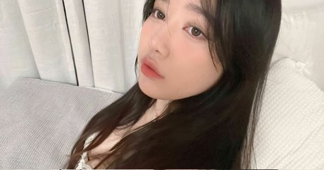 Ploo model erotic photos