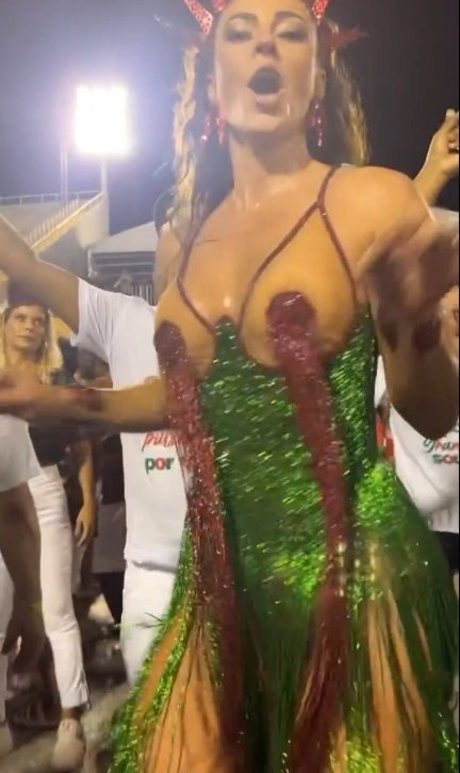 Paolla Oliveira pornographic model pic