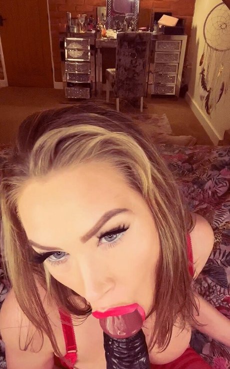 Faye Delphine pretty pornstar gallery