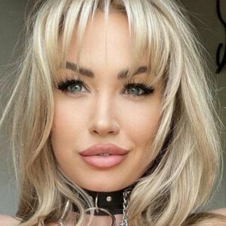 Faye Delphine model free photos