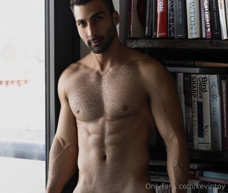 Kevintoy actress picture