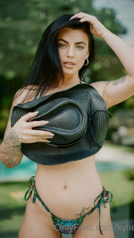 Kylie Rae top model images