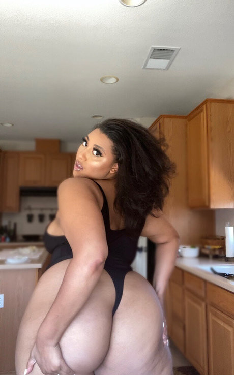 Chantelles Kitchen exclusive star picture