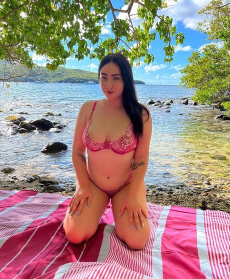 Occoquine beautiful model photos